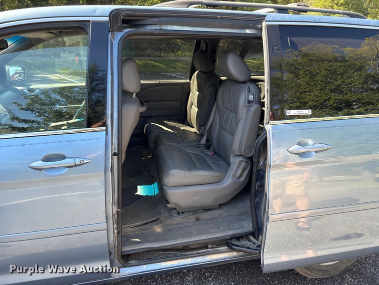 image for item EH7513 2008 Honda Odyssey van