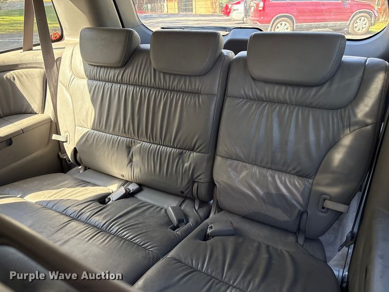 image for item EH7513 2008 Honda Odyssey van