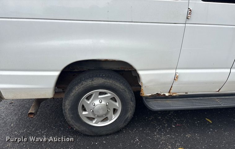 image for item EH7514 2010 Ford E350 van