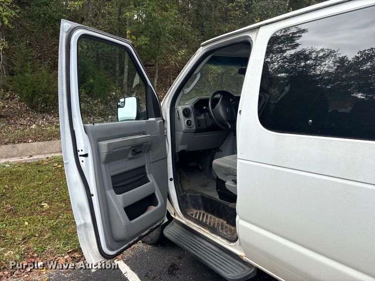 image for item EH7514 2010 Ford E350 van