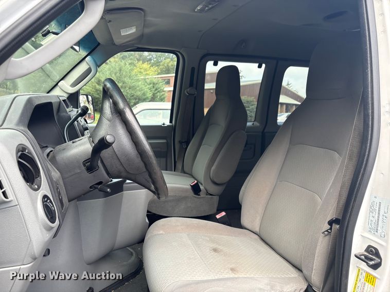 image for item EH7514 2010 Ford E350 van