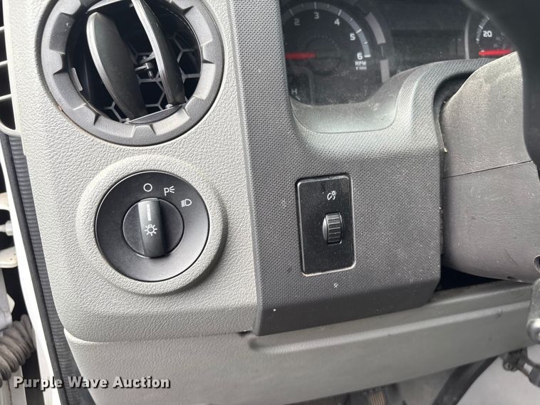 image for item EH7514 2010 Ford E350 van