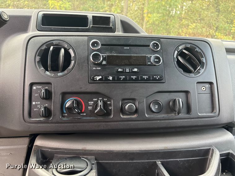 image for item EH7514 2010 Ford E350 van