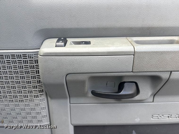 image for item EH7514 2010 Ford E350 van