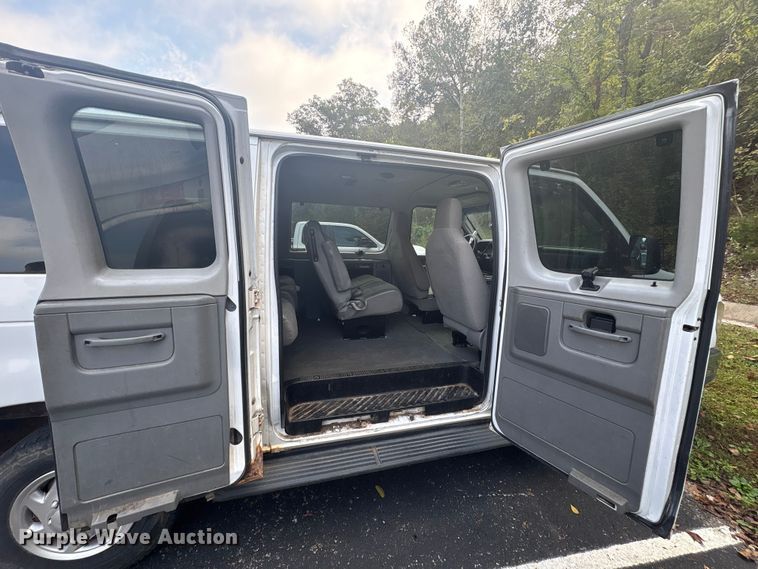 image for item EH7514 2010 Ford E350 van