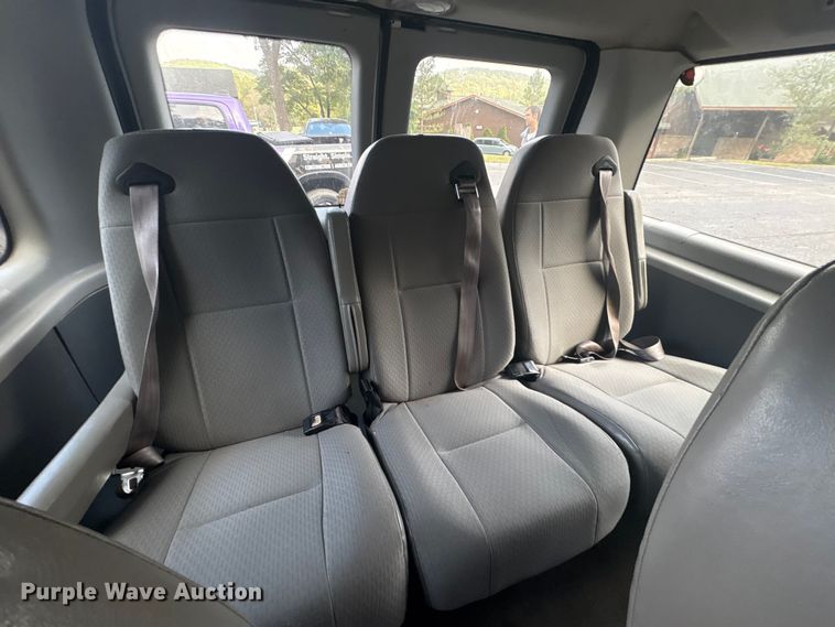 image for item EH7514 2010 Ford E350 van