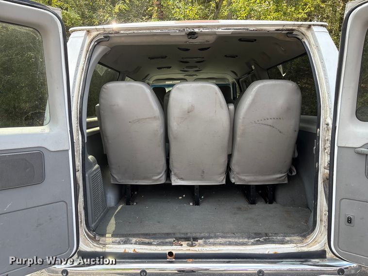 image for item EH7514 2010 Ford E350 van