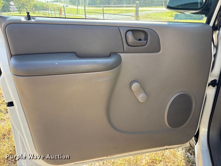 image for item EH7527 2003 Dodge Grand Caravan van