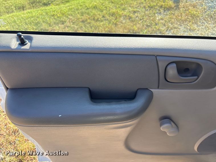 image for item EH7527 2003 Dodge Grand Caravan van