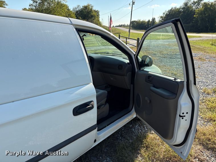 image for item EH7527 2003 Dodge Grand Caravan van
