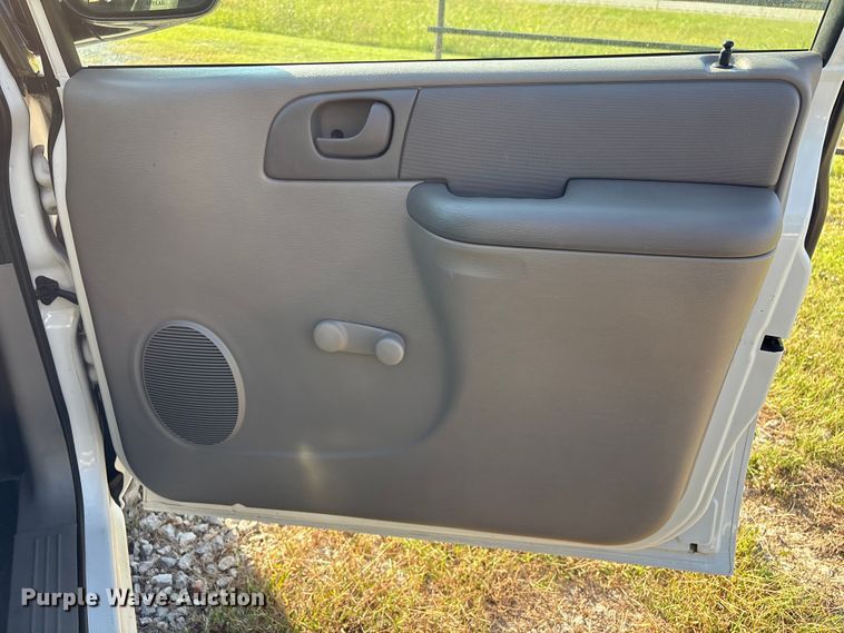 image for item EH7527 2003 Dodge Grand Caravan van