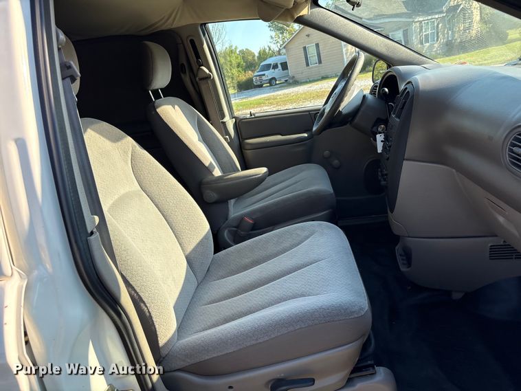 image for item EH7527 2003 Dodge Grand Caravan van