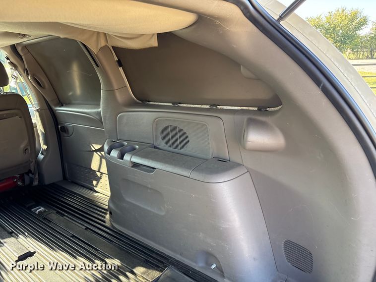 image for item EH7527 2003 Dodge Grand Caravan van