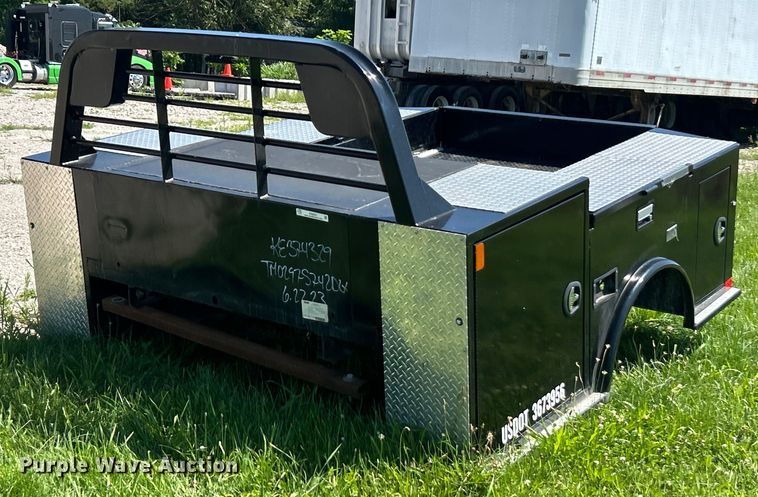 image for item EK8397 CM TM-02975742DLX utility bed