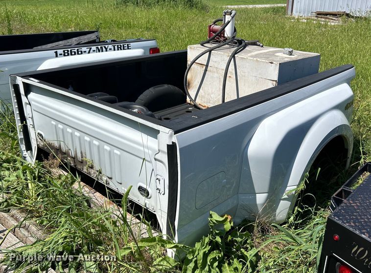 image for item EK8409 Pickup truck bed