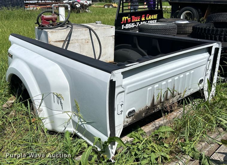 image for item EK8409 Pickup truck bed