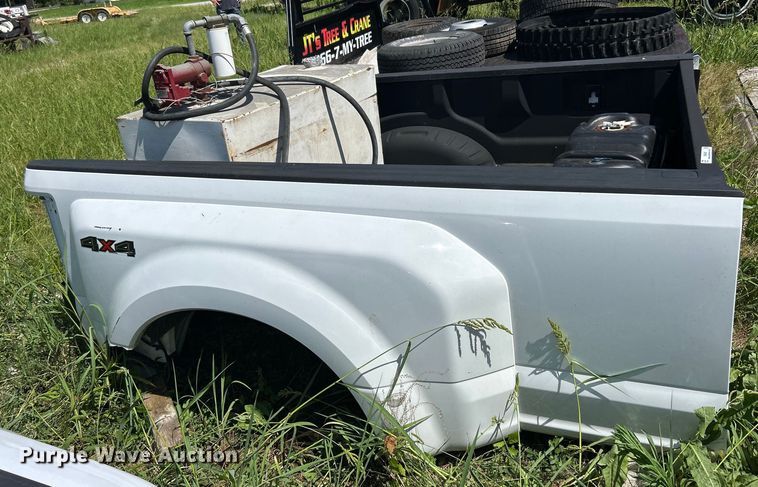 image for item EK8409 Pickup truck bed