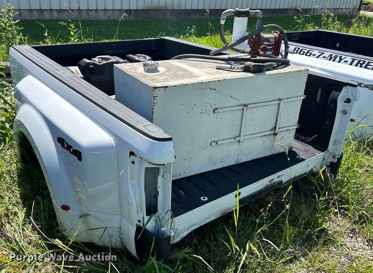 image for item EK8409 Pickup truck bed