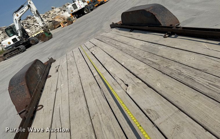 image for item EM2351 2002 Cronkite Ind 2600EWSA utility trailer