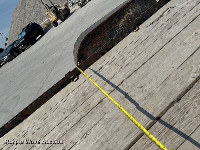 image for item EM2351 2002 Cronkite Ind 2600EWSA utility trailer