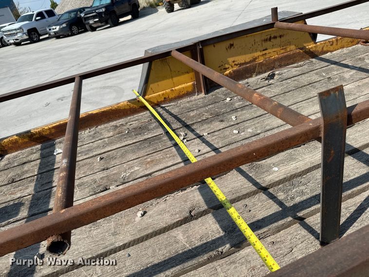 image for item EM2352 1989 Redi Haul  utility trailer