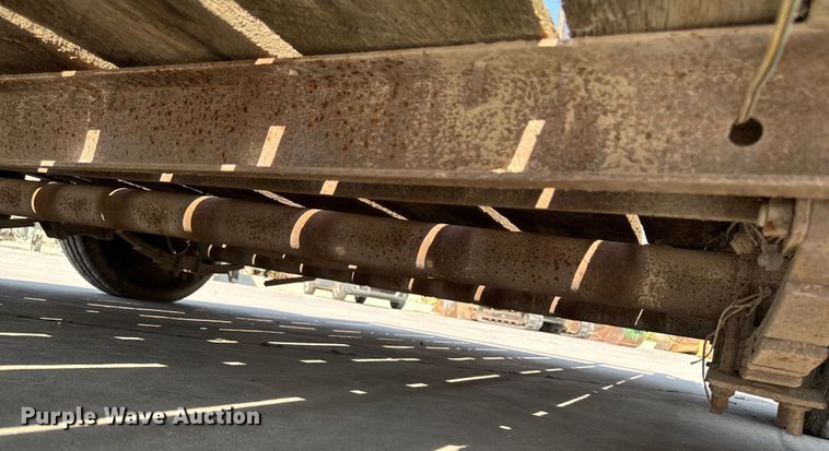 image for item EM2352 1989 Redi Haul  utility trailer