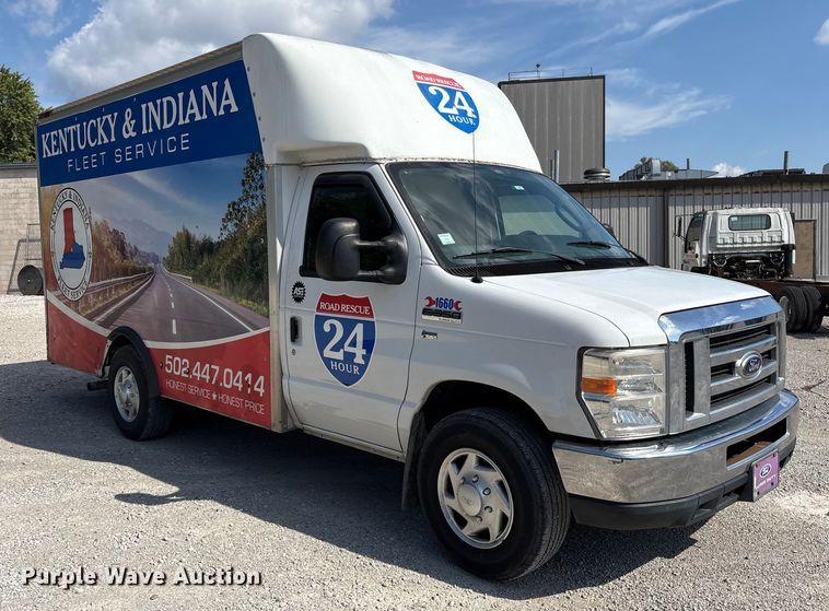 image for item EM6067 2015 Ford E350 Super Duty box truck