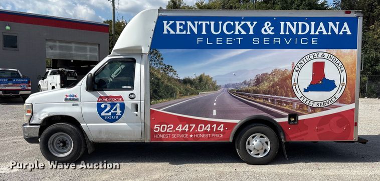 image for item EM6067 2015 Ford E350 Super Duty box truck