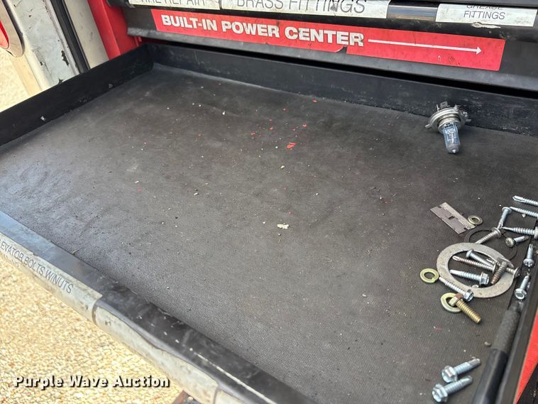 image for item EM6067 2015 Ford E350 Super Duty box truck