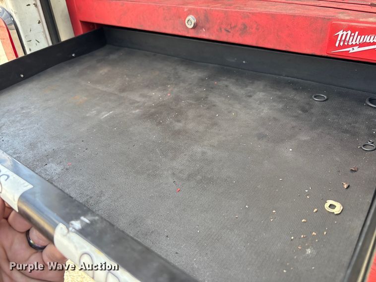 image for item EM6067 2015 Ford E350 Super Duty box truck