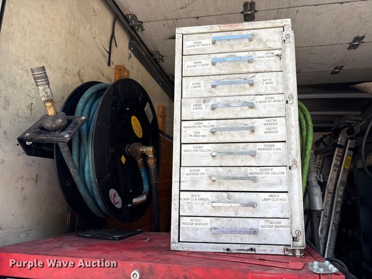 image for item EM6067 2015 Ford E350 Super Duty box truck