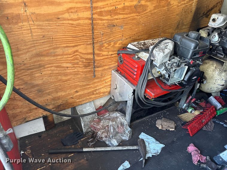 image for item EM6067 2015 Ford E350 Super Duty box truck