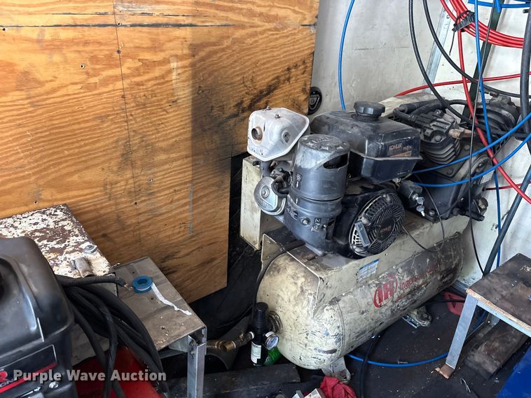 image for item EM6067 2015 Ford E350 Super Duty box truck