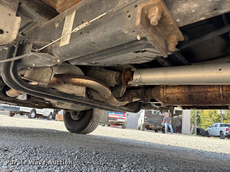 image for item EM6067 2015 Ford E350 Super Duty box truck