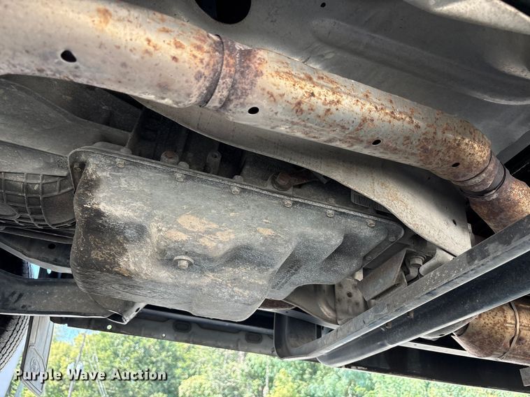 image for item EM6067 2015 Ford E350 Super Duty box truck