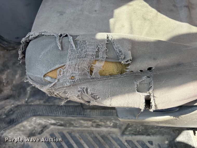 image for item EM6067 2015 Ford E350 Super Duty box truck