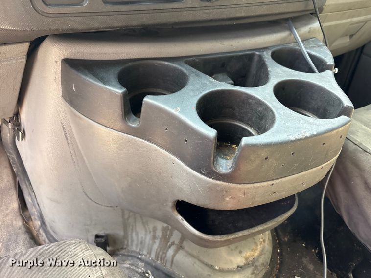 image for item EM6067 2015 Ford E350 Super Duty box truck