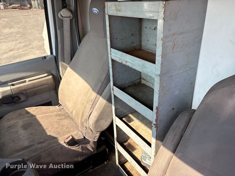 image for item EM6067 2015 Ford E350 Super Duty box truck