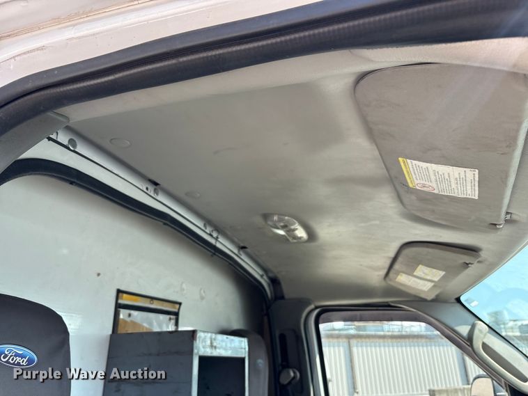 image for item EM6067 2015 Ford E350 Super Duty box truck