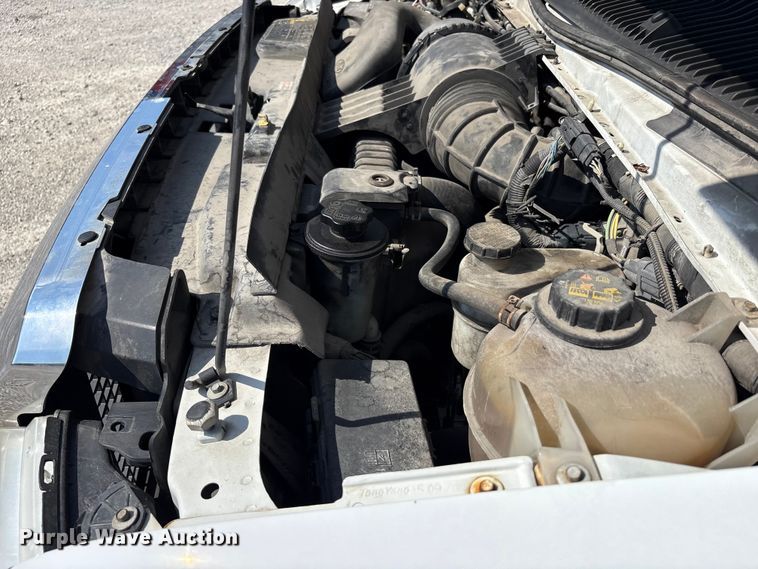 image for item EM6067 2015 Ford E350 Super Duty box truck