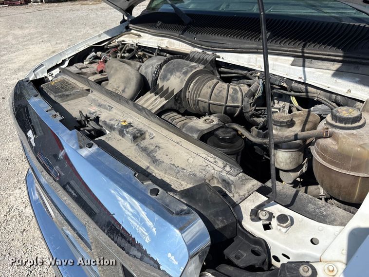 image for item EM6067 2015 Ford E350 Super Duty box truck