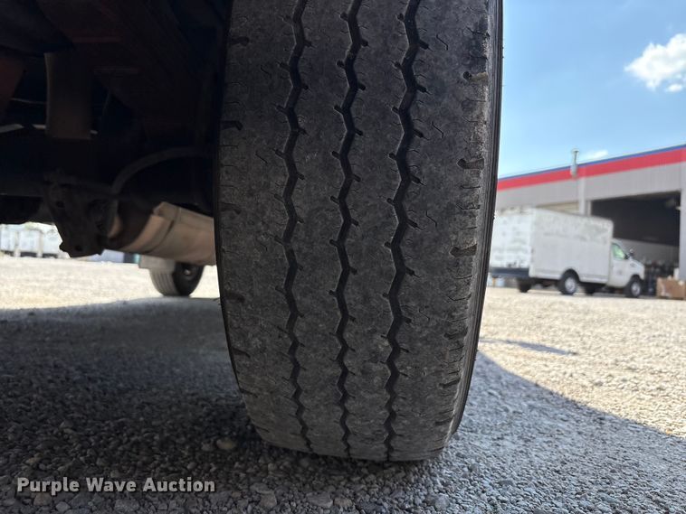 image for item EM6067 2015 Ford E350 Super Duty box truck