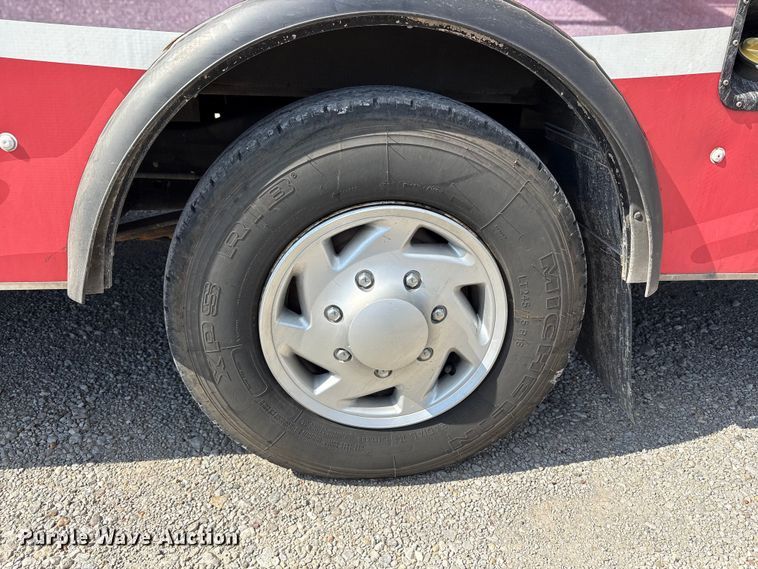 image for item EM6067 2015 Ford E350 Super Duty box truck