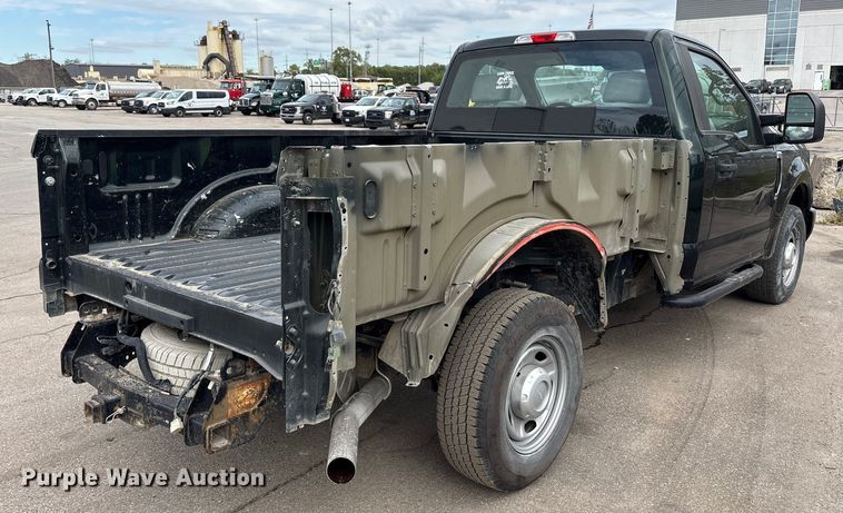 image for item EM6092 2017 Ford F350 Super Duty pickup truck