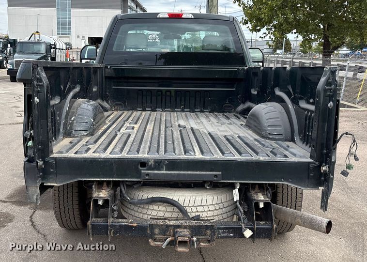 image for item EM6092 2017 Ford F350 Super Duty pickup truck