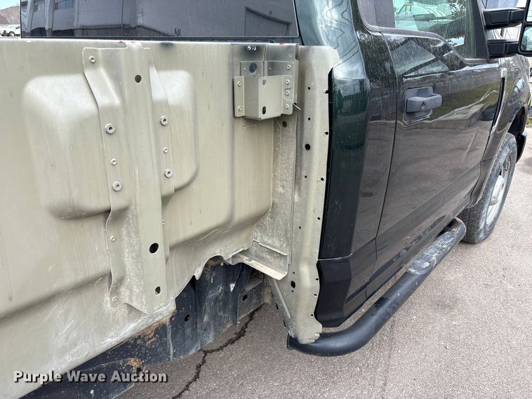 image for item EM6092 2017 Ford F350 Super Duty pickup truck