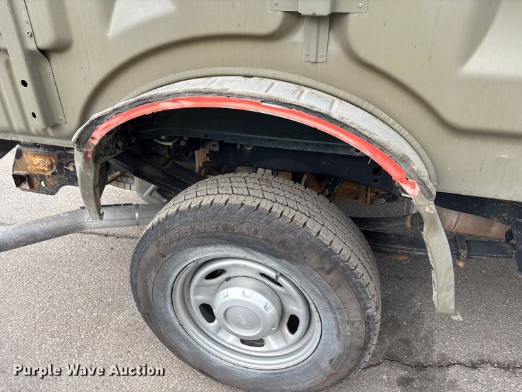 image for item EM6092 2017 Ford F350 Super Duty pickup truck