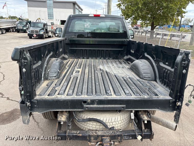 image for item EM6092 2017 Ford F350 Super Duty pickup truck