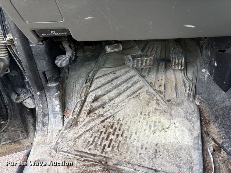 image for item EM6092 2017 Ford F350 Super Duty pickup truck