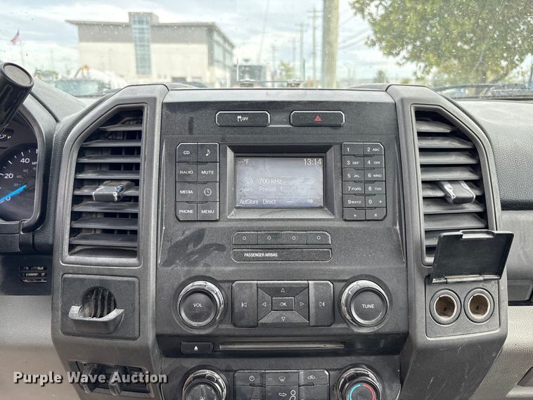 image for item EM6092 2017 Ford F350 Super Duty pickup truck